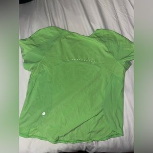 💚 Lululemon Lightweight Shirt 💚
